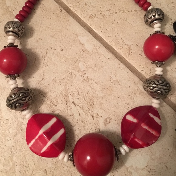 Three necklaces - Picture 2 of 4