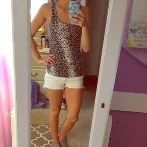 Beautiful black and white leopard top