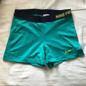 NWOT Nike Pro spandex