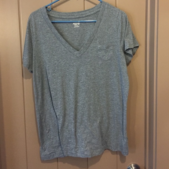 grey v neck pocket tee