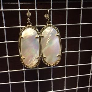 Kendra Earrings: Mother of Pearl