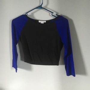 Black & blue long sleeve crop top