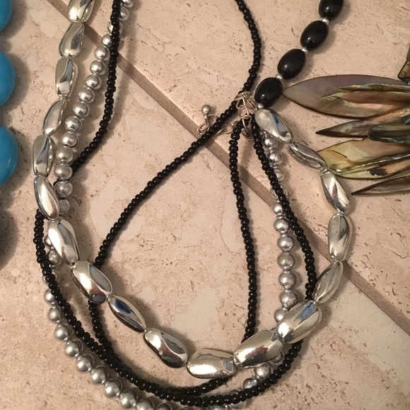 Three necklaces - Picture 3 of 5