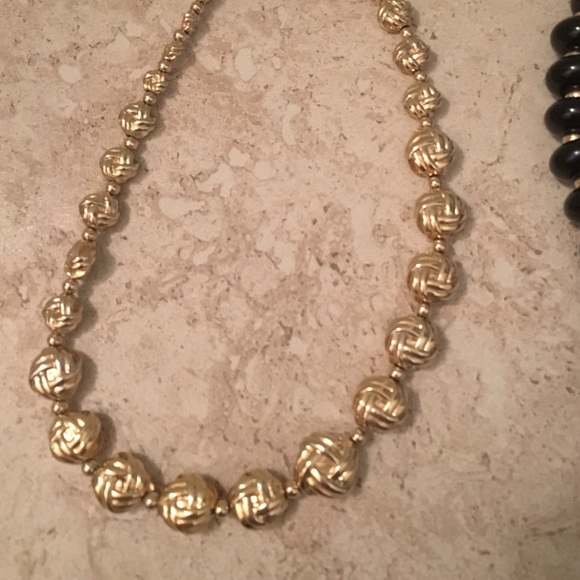 Three necklaces - Picture 2 of 4