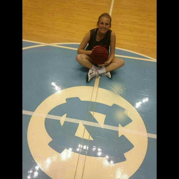 Meet your Posher, Kimberly - Picture 1 of 1