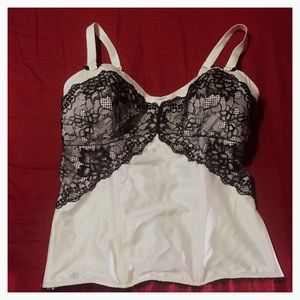 Cacique lace corset style lingerie