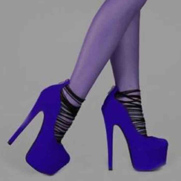 Ceres Bluse by London Trash - Picture 2 of 8