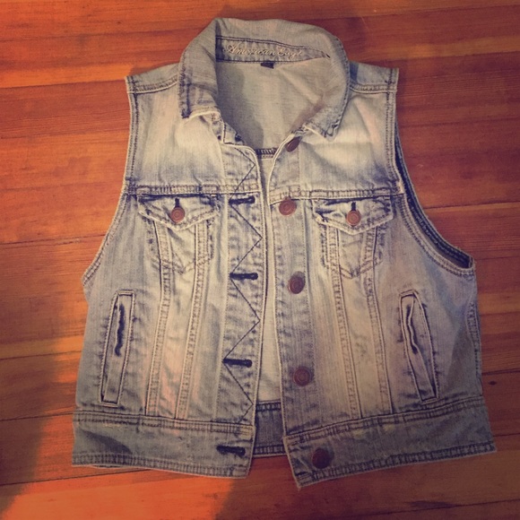 Crop jean vest.