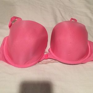 Like new VS bra. Pretty in pink.