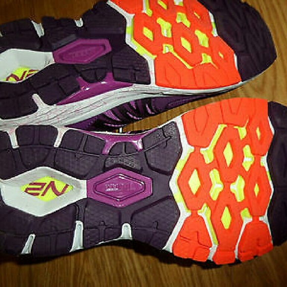 New Balance 1260 v5 - Picture 2 of 2