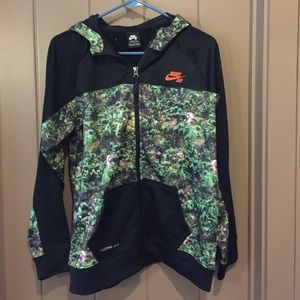 boys XL Nike Therma-Fit hoodie