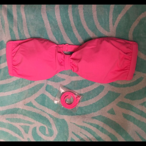 MOVING SALE! 🎉 PINK Victoria's Secret Bikini Top