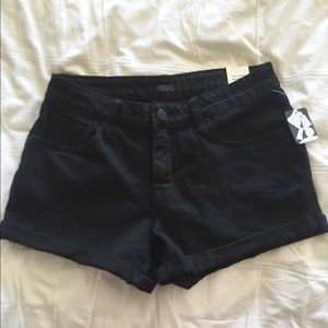 BDG Urban Outfitters mid rise shorts. Size 27w