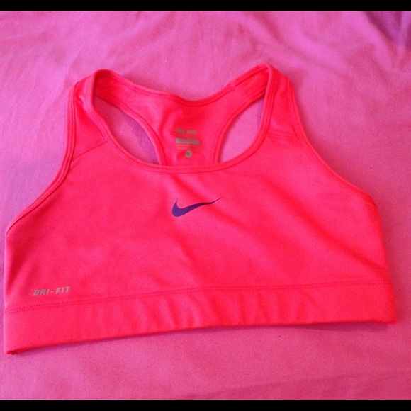 Nike Pro dry-fit sports bra
