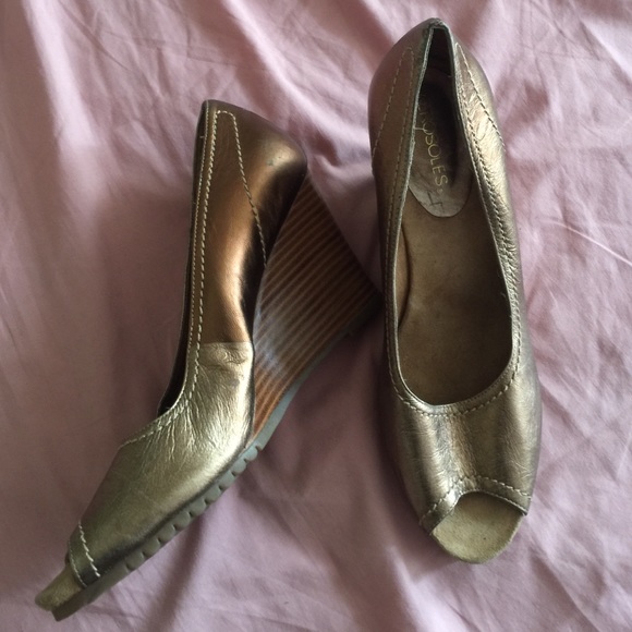 Aerosoles slip on shoe. - Picture 2 of 4