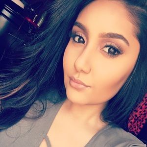 Meet your Posher, Daniela