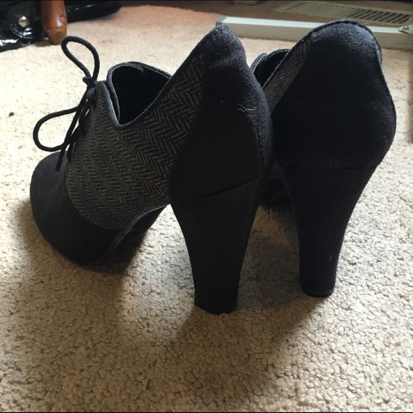 XOXO heels - Picture 2 of 4