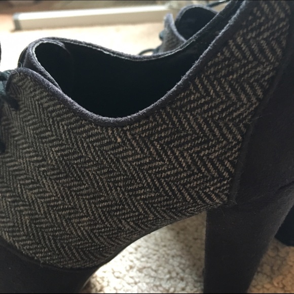 XOXO heels - Picture 4 of 4