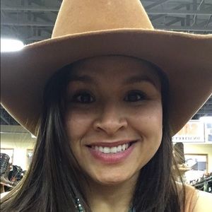 Meet your Posher, Bernice