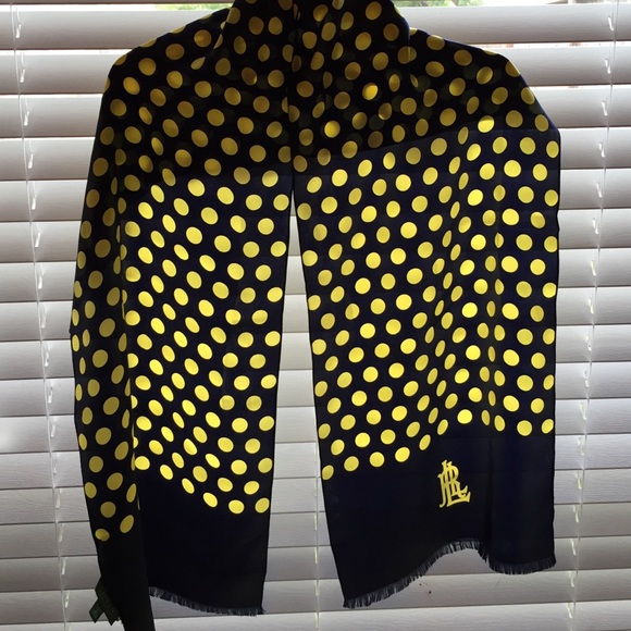 Scarf - Picture 2 of 3