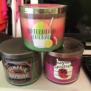 EUC NWT BATH AND BODY WORKS CANDLES