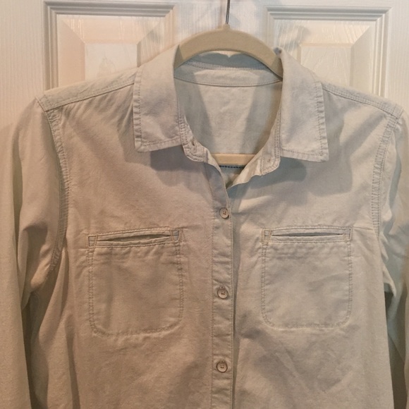 Gap light chambray shirt