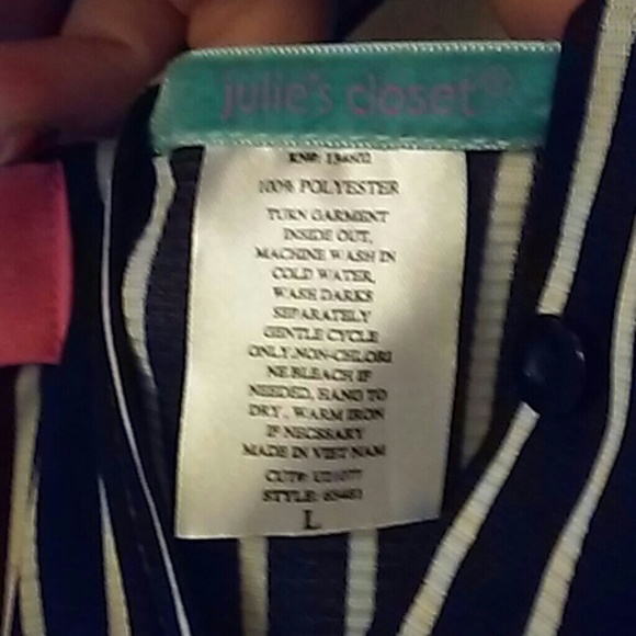 Stripped sleeveless button down blouse - Picture 3 of 4