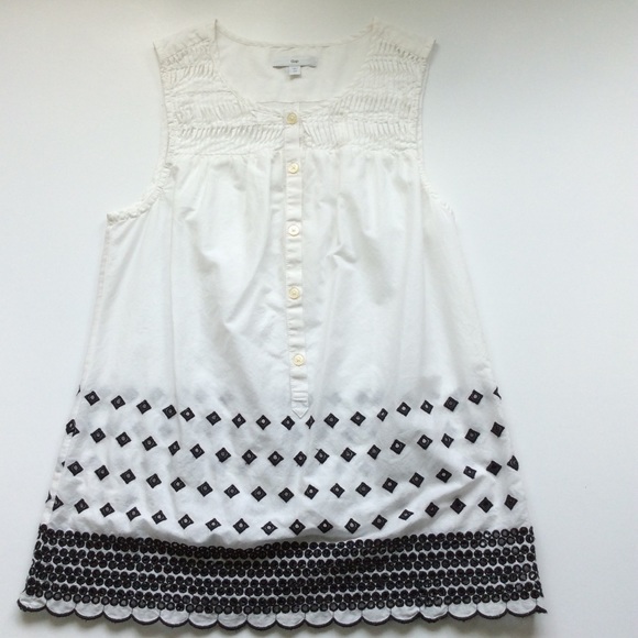 Gap white sleeveless eyelet top