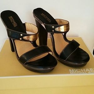 Micheal Kors sandal