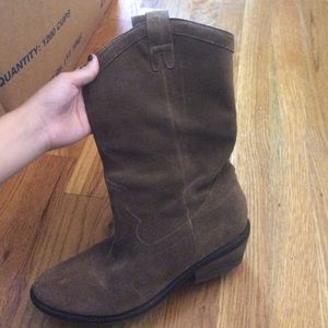 brown boots