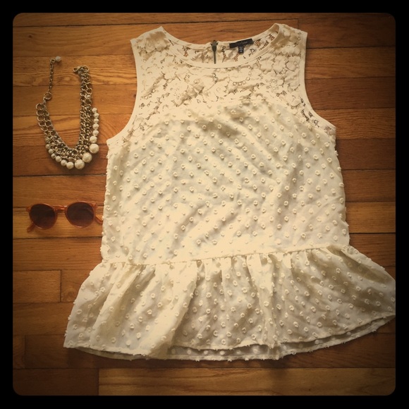 Anthropologie Tops - Lace peplum tank  with back exposed zipper
