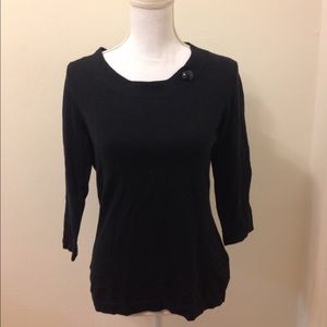 Black crew neck sweater