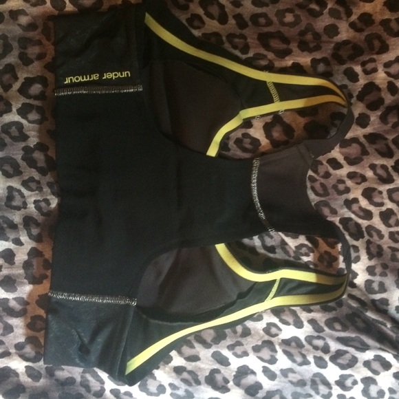 Under Armour Sports Bra - Picture 2 of 2