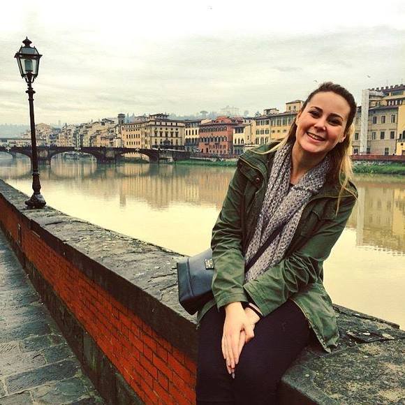 Meet your Posher, Julia