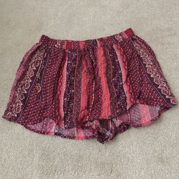 Hollister red shorts