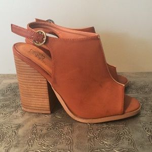 Chestnut colored open toe wedges