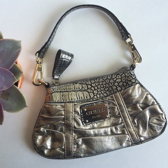 🔻GUESS Handbag🔻 - Picture 1 of 4
