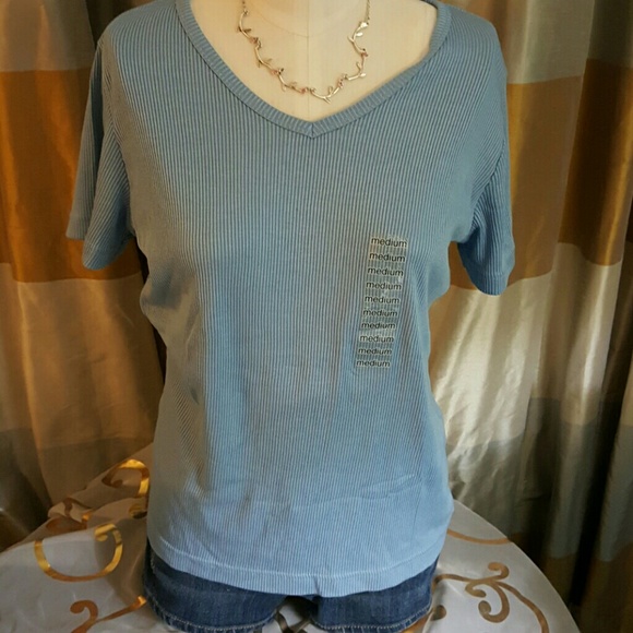 NWT TSHIRT