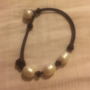 three pearl bracelet