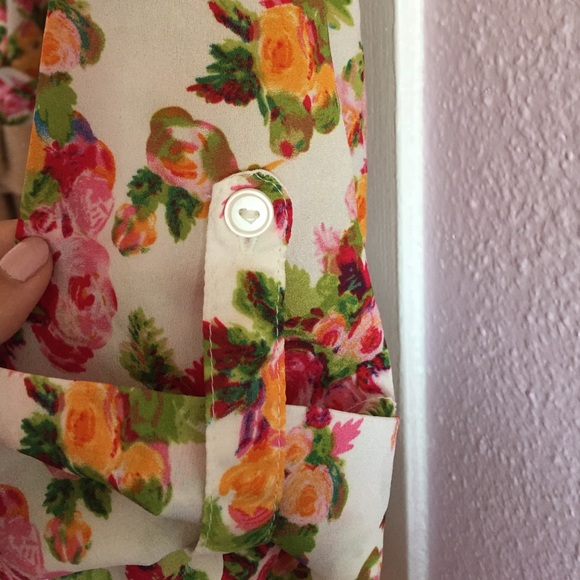 Floral button down top - Picture 3 of 3