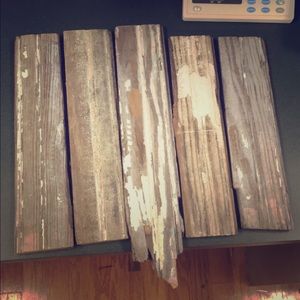 5 pieces of distressed barn wood!