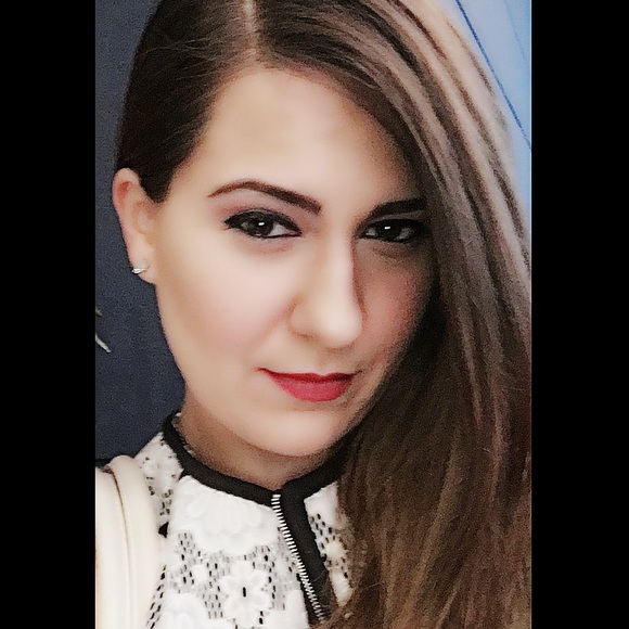 Meet your Posher, Jessica - Picture 1 of 1