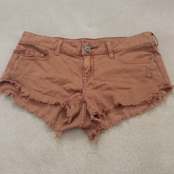 BDG UO LOW RISE DOLPHIN SHORTS