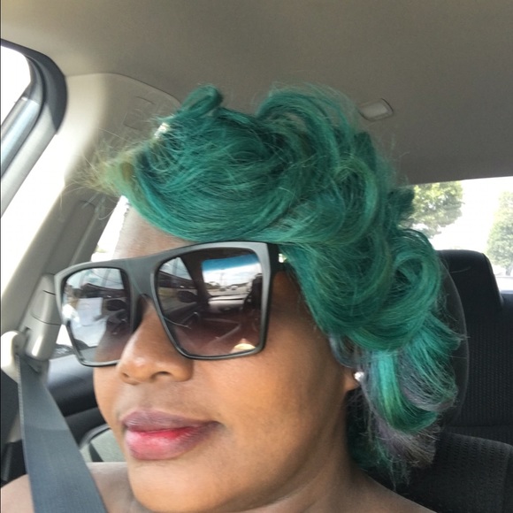 Meet your Posher, Lakisha - Picture 1 of 1