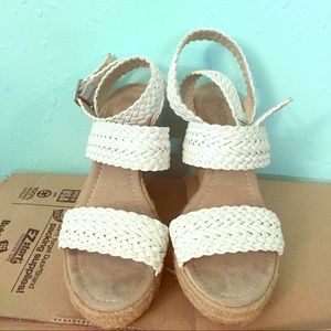 White Wedges. SIZE 8