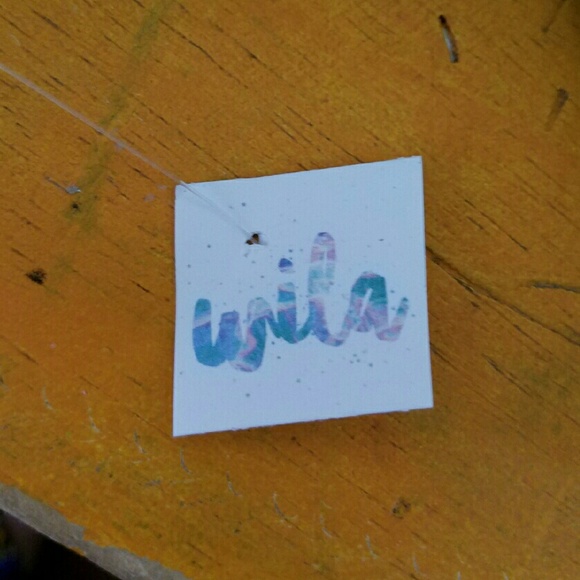 NEW Delicate 3 Layered Gold Triangle Necklace - Picture 4 of 4