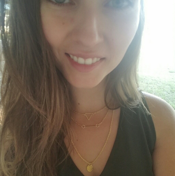 NEW Delicate 3 Layered Gold Triangle Necklace - Picture 2 of 4