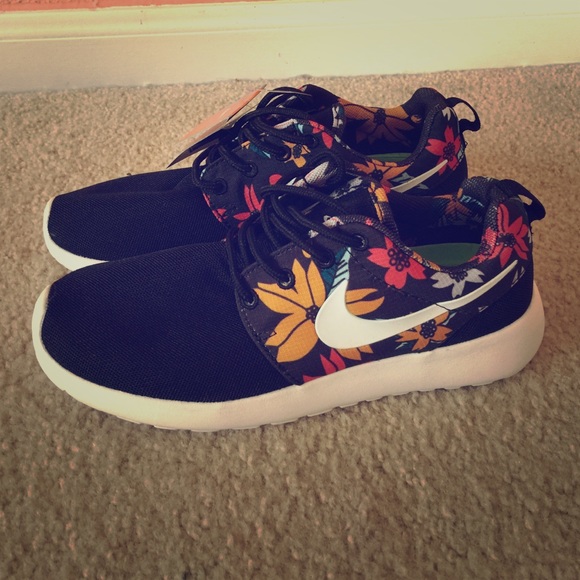 Nike Roshe shoes
