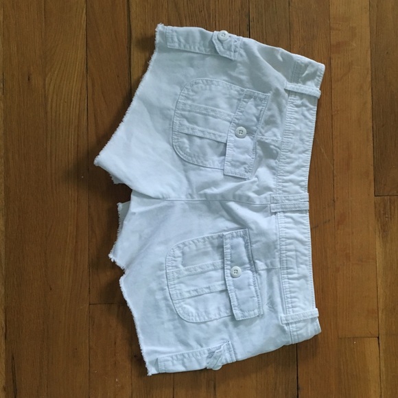 White shorts - Picture 2 of 2