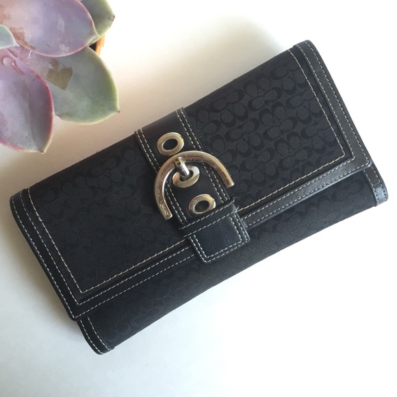Authentic COACH Designer Wallet - Picture 1 of 4